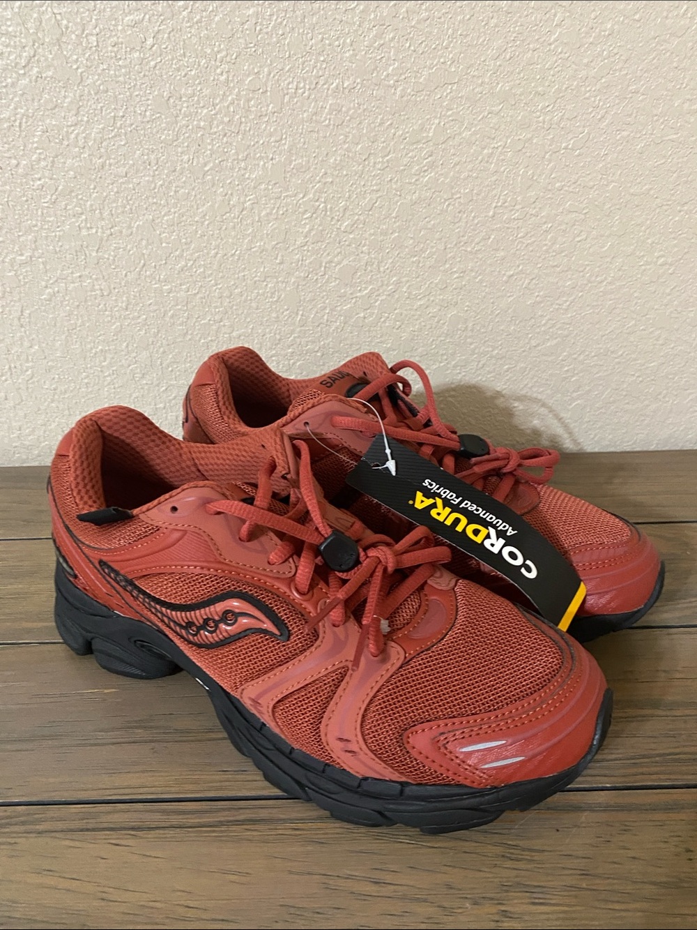 NWT Saucony ProGrid Triumph 4 Cordura men’s 8.5 women’s 10